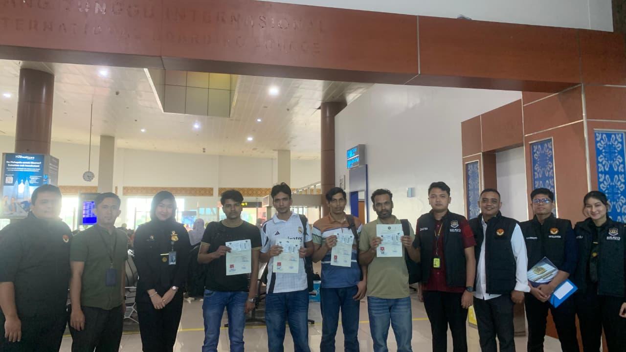 EMPAT WN BANGLADESH DIDEPORTASI: IMIGRASI PEKANBARU TEGAKKAN ATURAN TANPA KOMPROMI