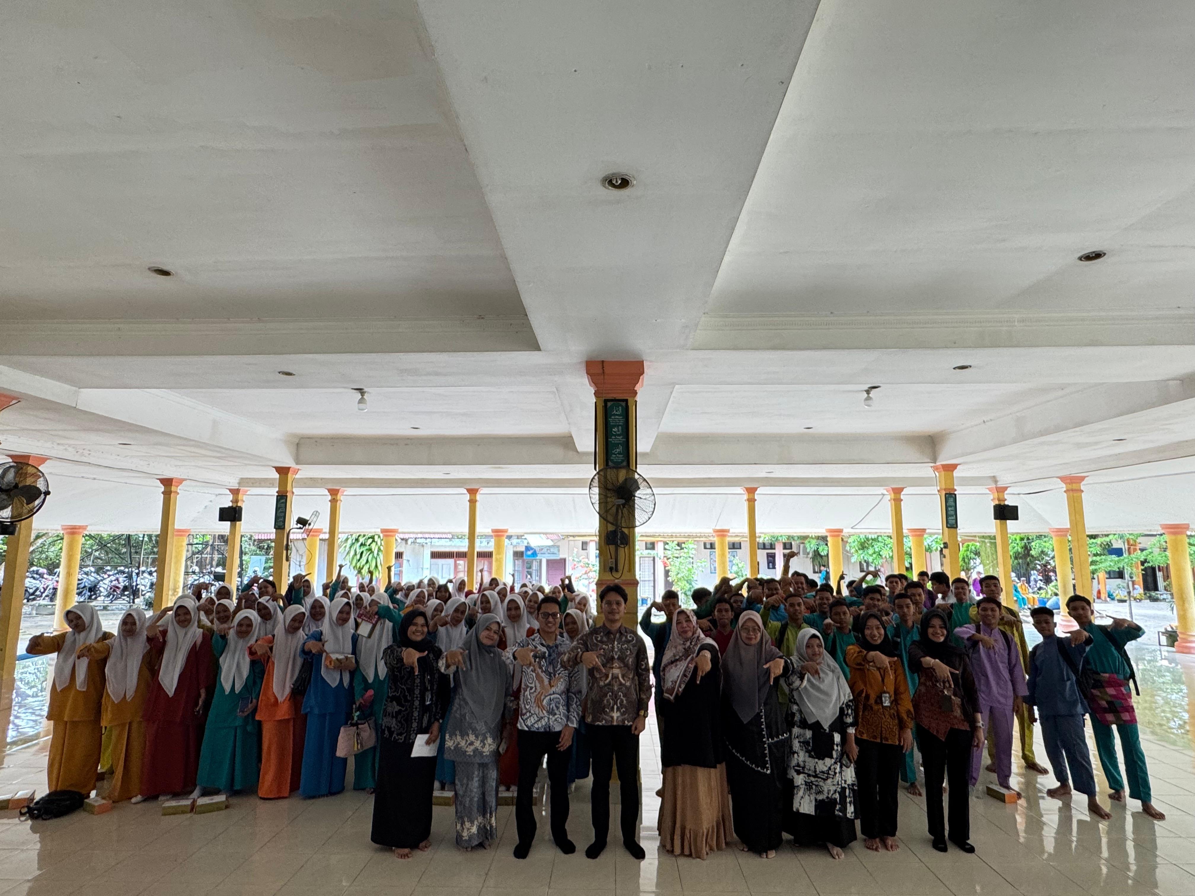 Dekatkan Layanan ke Generasi Muda, Imigrasi Pekanbaru Gerak Cepat Gelar ‘Immigration Goes to School