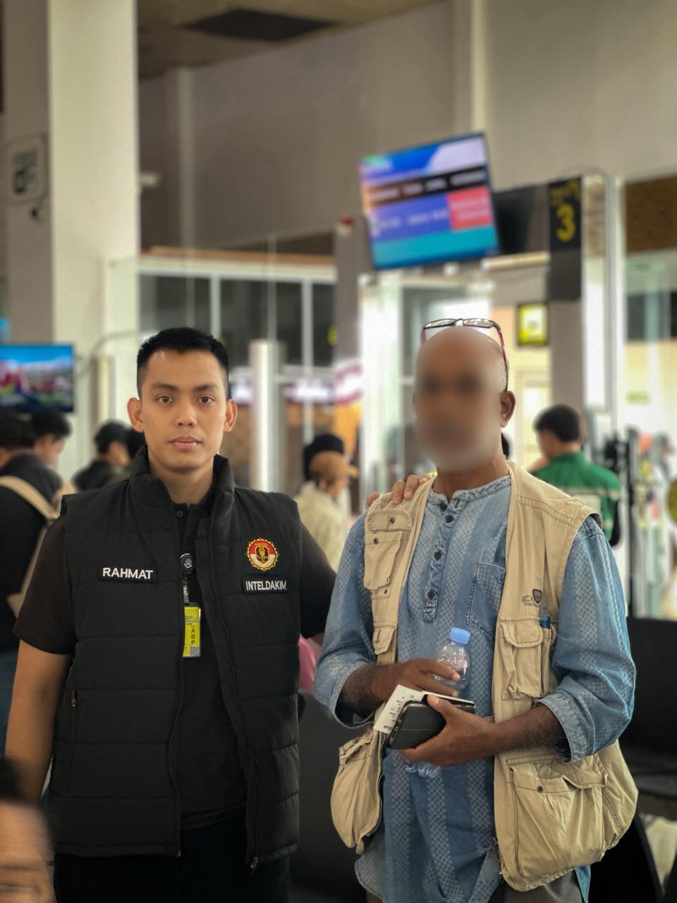 Imigrasi Pekanbaru Deportasi WN India, Tegaskan Komitmen Penegakan Hukum Keimigrasian