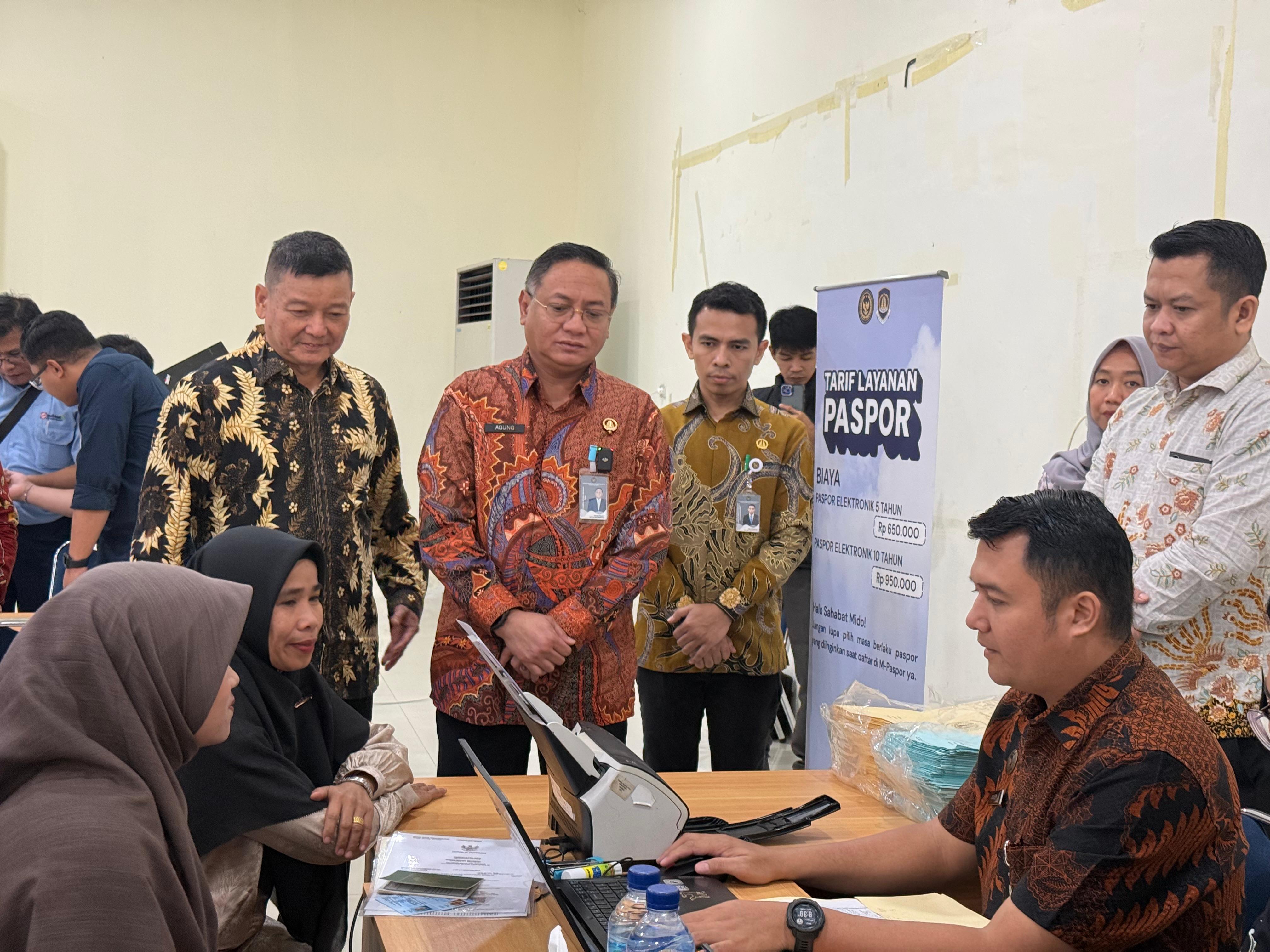 Kantor Imigrasi Pekanbaru Hadirkan Eazy Passport di Perawang, 700 Warga Terlayani dalam Dua Hari
