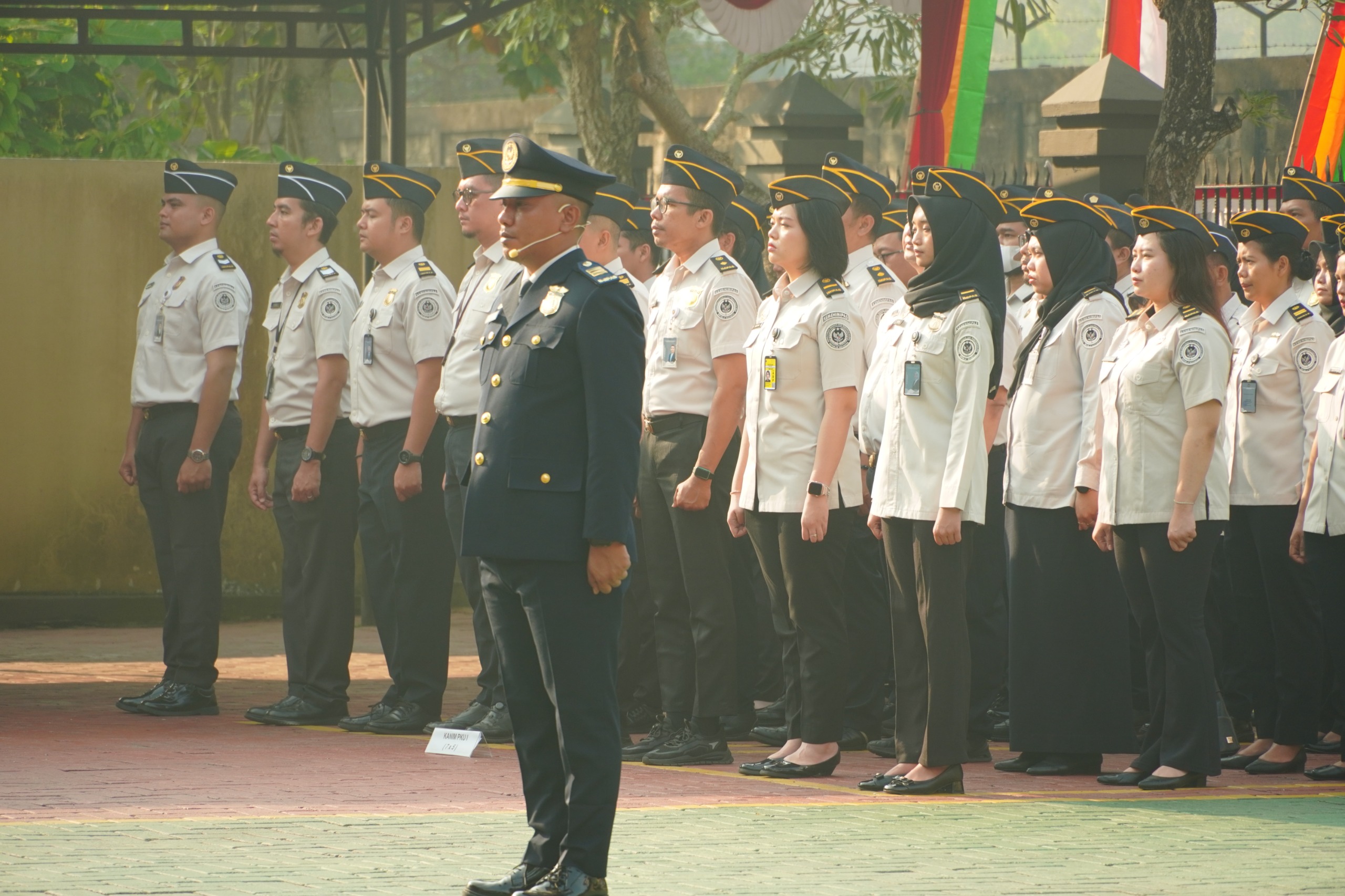 Upacara HUT ke-81 RI, Jajaran Imigrasi Riau Teguhkan Semangat Persatuan dan Pengabdian