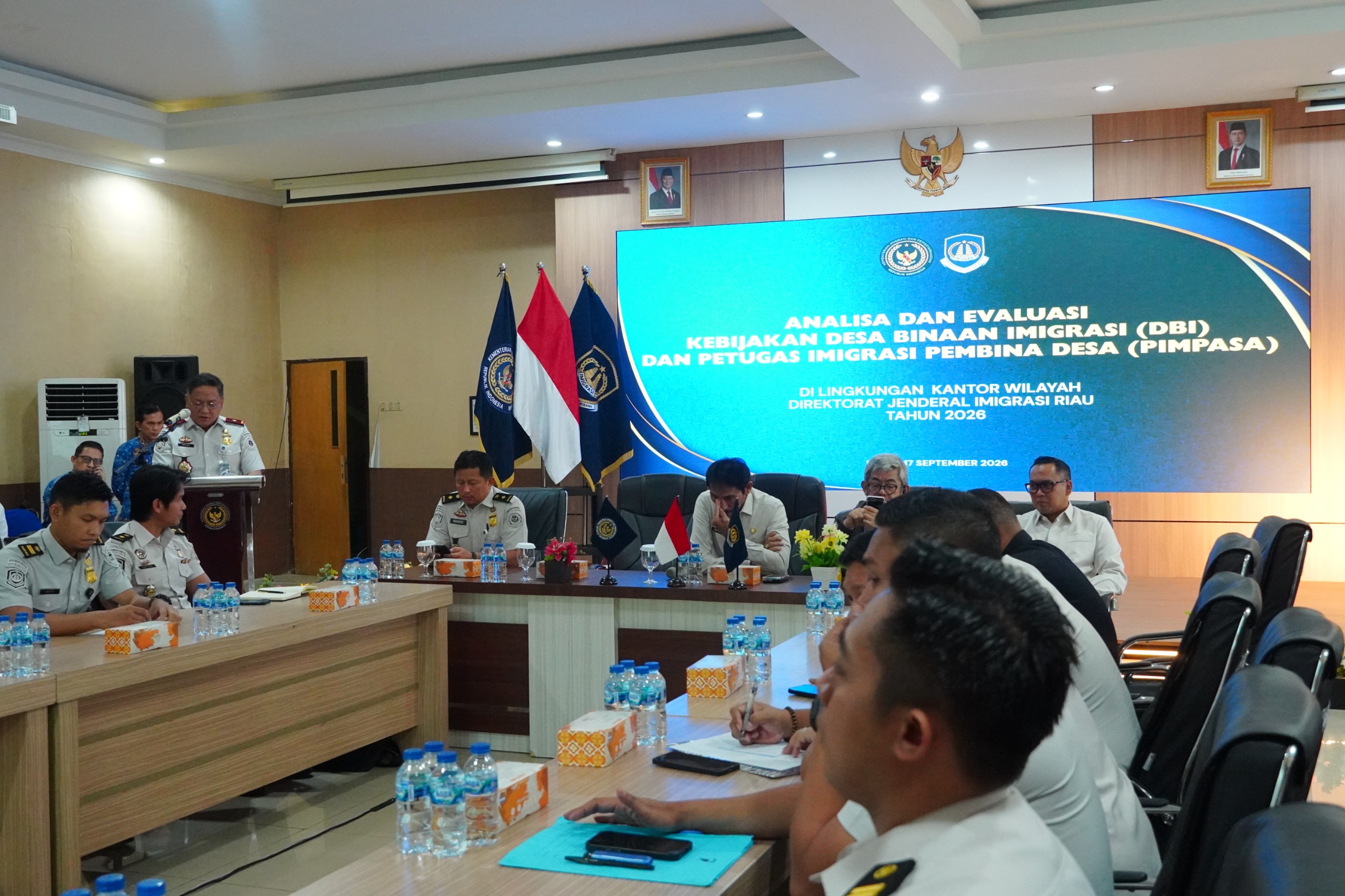 Imigrasi Pekanbaru Jadi Tuan Rumah Analisa dan Evaluasi Kebijakan Desa Binaan Imigrasi 2026