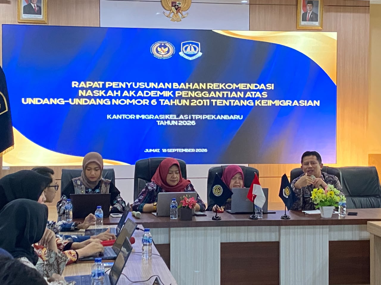 Kantor Imigrasi Pekanbaru Gelar Rapat Penyusunan Bahan Rekomendasi Naskah Akademik Penggantian UU Keimigrasian