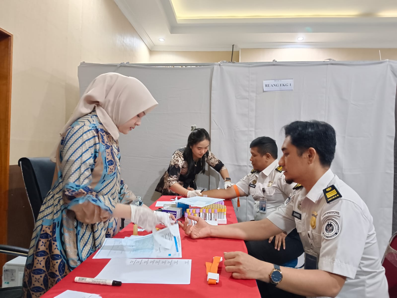 Sehat Bersama, Melayani dengan Prima: Imigrasi Pekanbaru Gelar Medical Check Up untuk Seluruh Pegawai